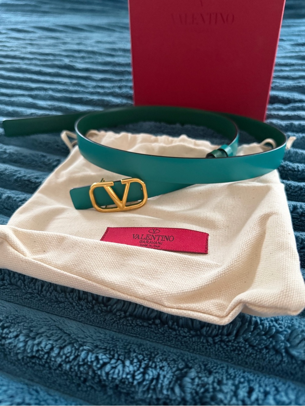 Valentino Garavani VLogo Signature Reversible Belt 💚💚💚